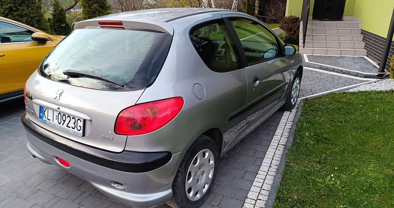 Peugeot 206 cena 7600 przebieg: 71000, rok produkcji 2004 z Limanowa małe 46